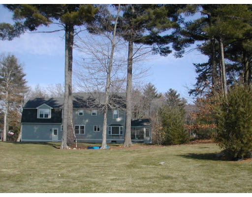 28 Fox Run Road Medway, MA 02053 - Photo 3 of 8 Gallery Image 3