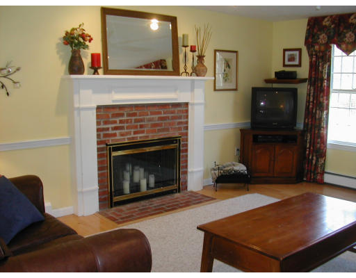 28 Fox Run Road Medway, MA 02053 - Photo 5 of 8 Gallery Image 5