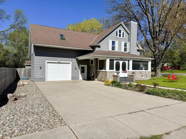 $299,900 | 1019 North Vine Street, Fergus Falls, MN 56537