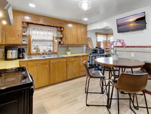 $829,000 | 222 Walnut Street, Saugus, MA 01906