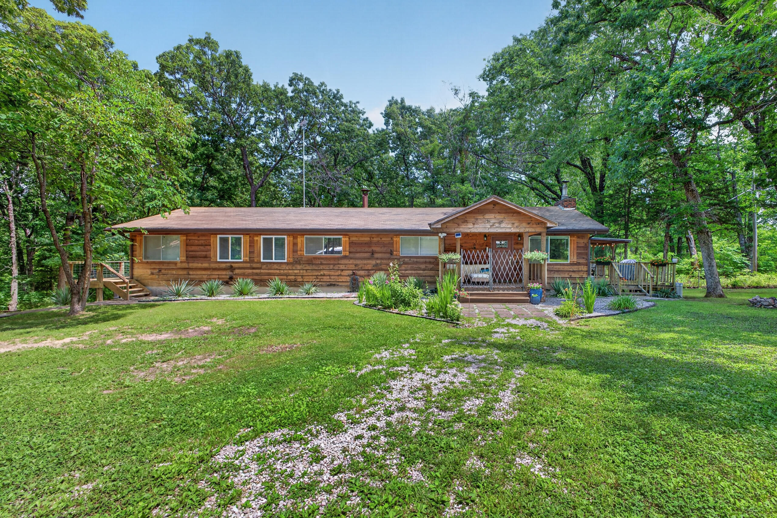 411 Moon Valley Road Lebanon, MO 65536 - Photo 2 of 144 IMG_2674