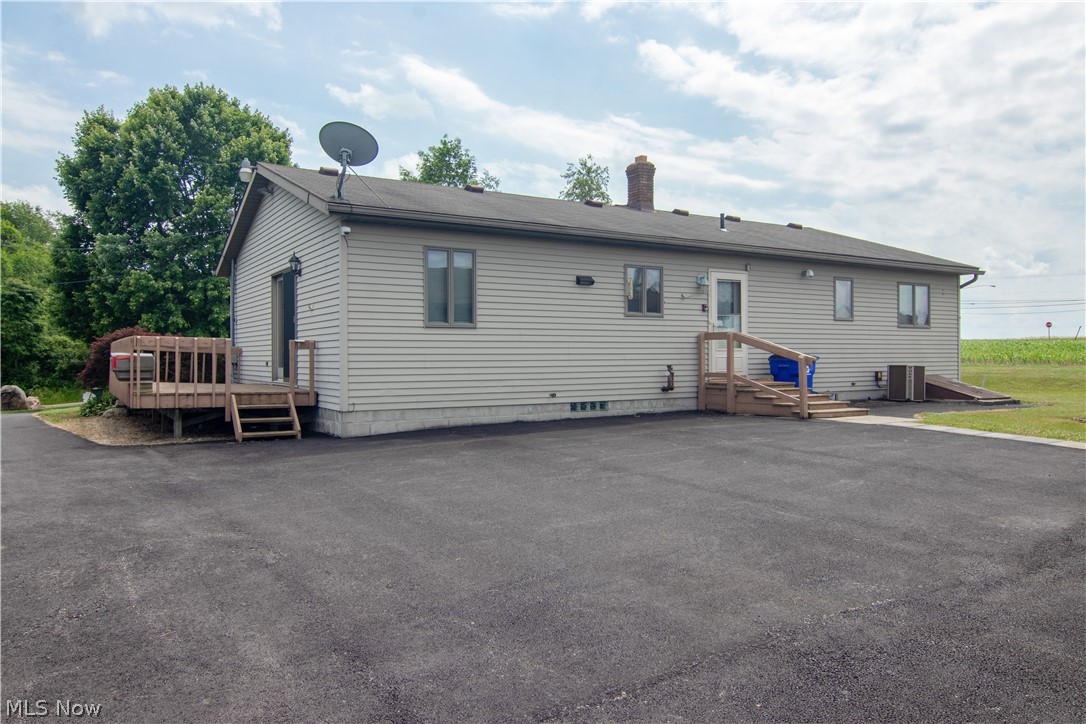 4527 Streeter Road Mantua, OH 44255 - Photo 2 of 35