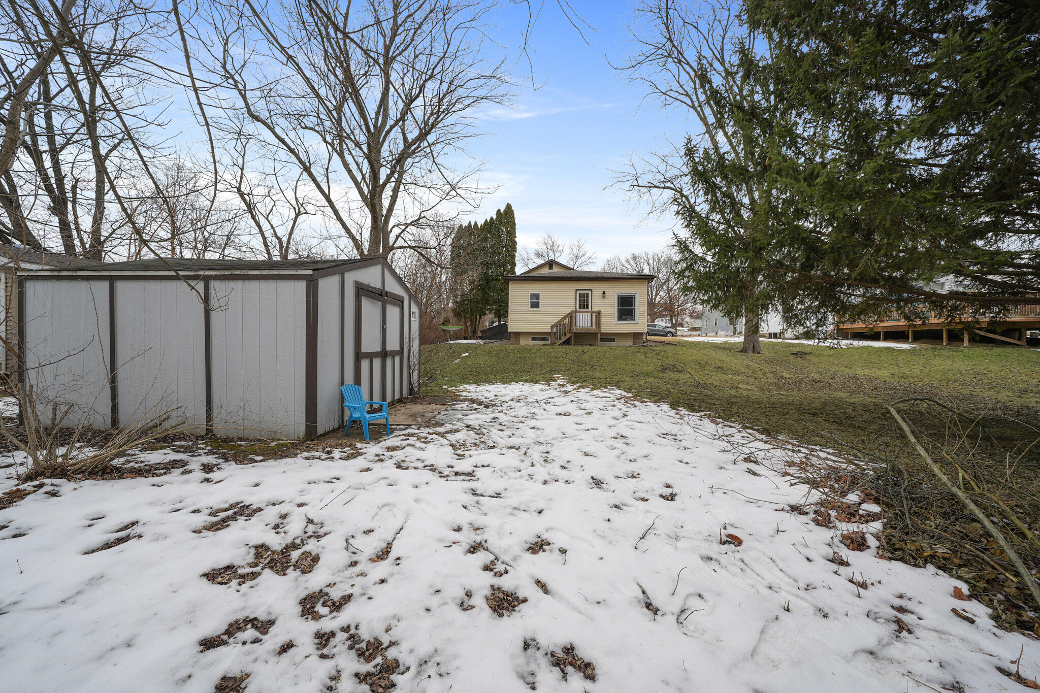345 Castle Street Lowell, IN 46356 - Photo 8 of 27 a backyard of a house