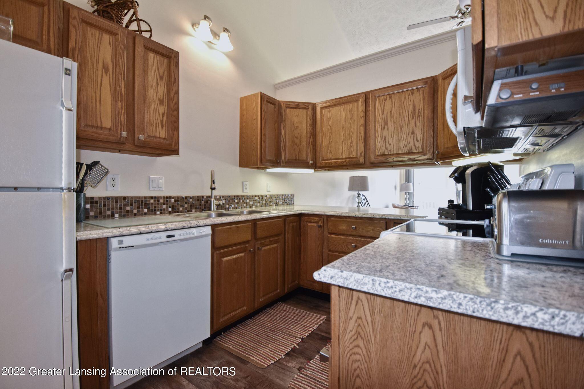 2415 North Aurelius Road, Unit 30 Holt, MI 48842 - Photo 9 of 40 19