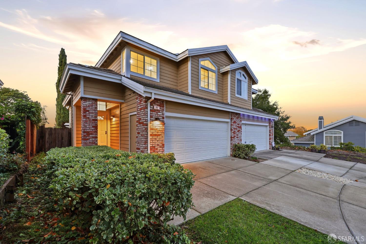 287 Scotts Valley Hercules, CA 94547 - Photo 6 of 42 a front view of a house with garden