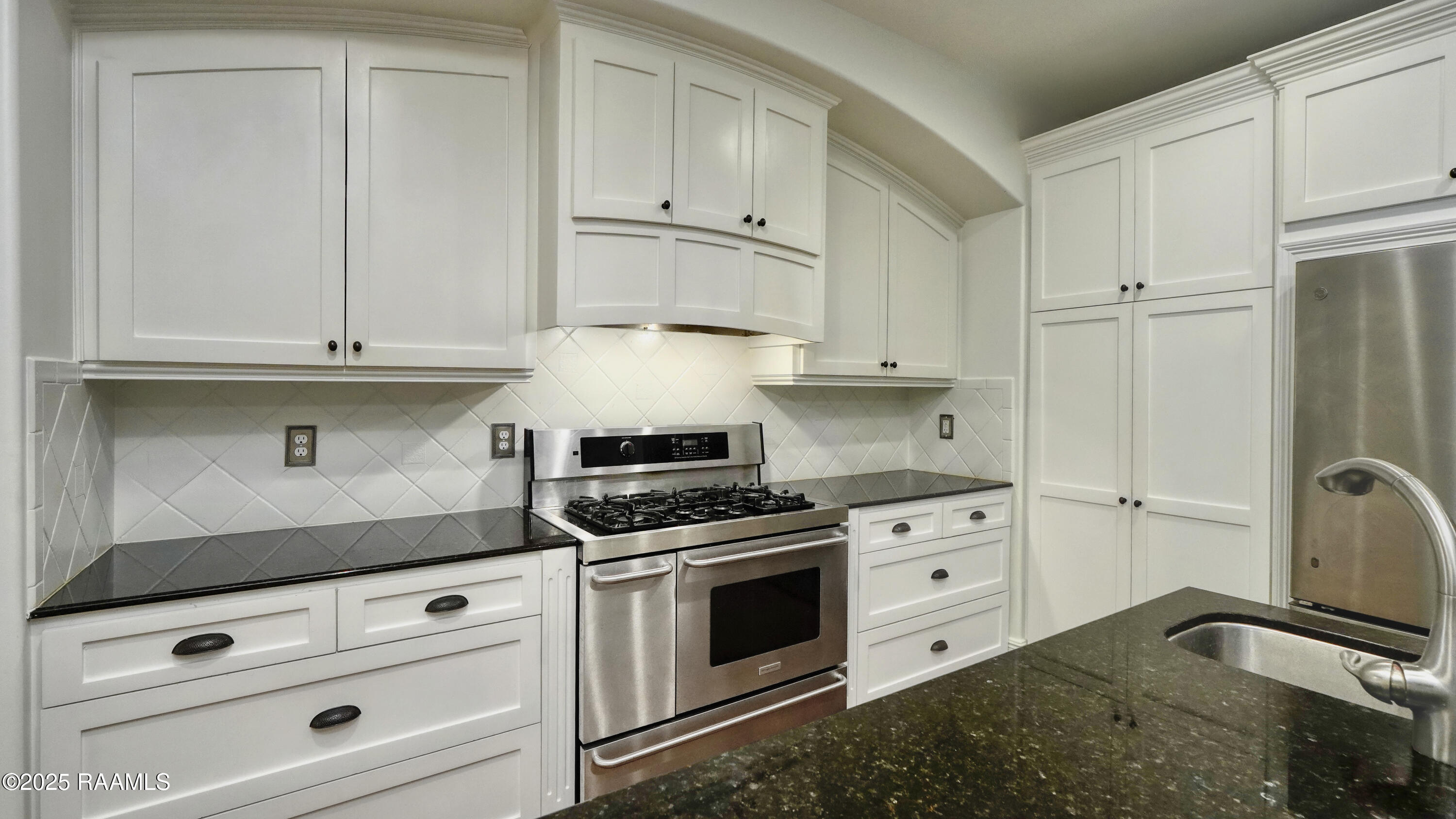 9324 Forest Road Abbeville, LA 70510 - Photo 14 of 46 Stove