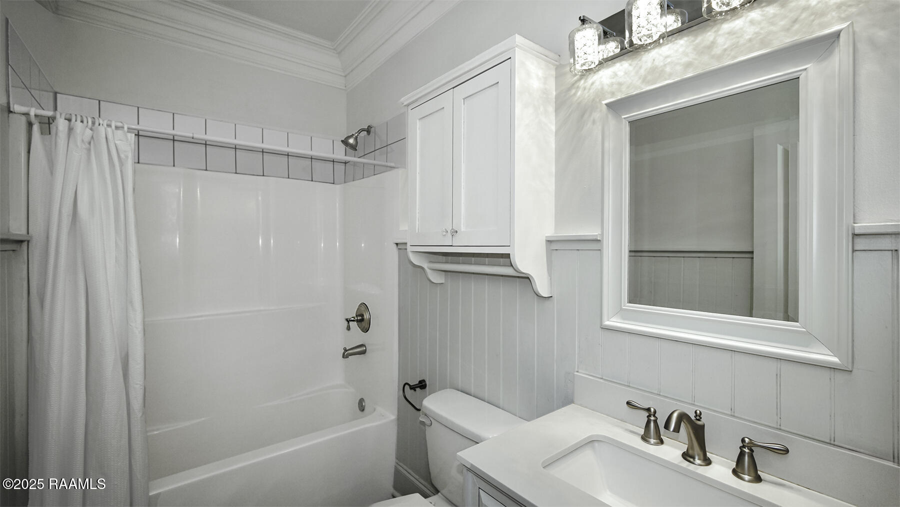 9324 Forest Road Abbeville, LA 70510 - Photo 26 of 46 Second Floor Bath 2