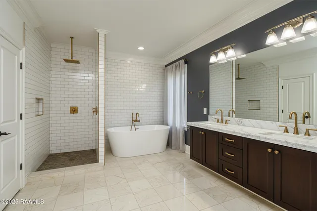 $575,000 | 9324 Forest Road, Abbeville, LA 70510