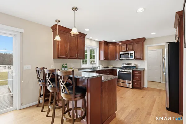 $539,900 | 555 Wall Street, Hebron, CT 06248