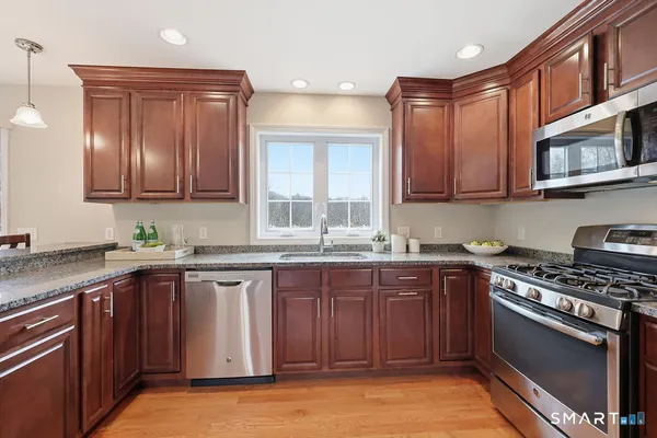 $539,900 | 555 Wall Street, Hebron, CT 06248