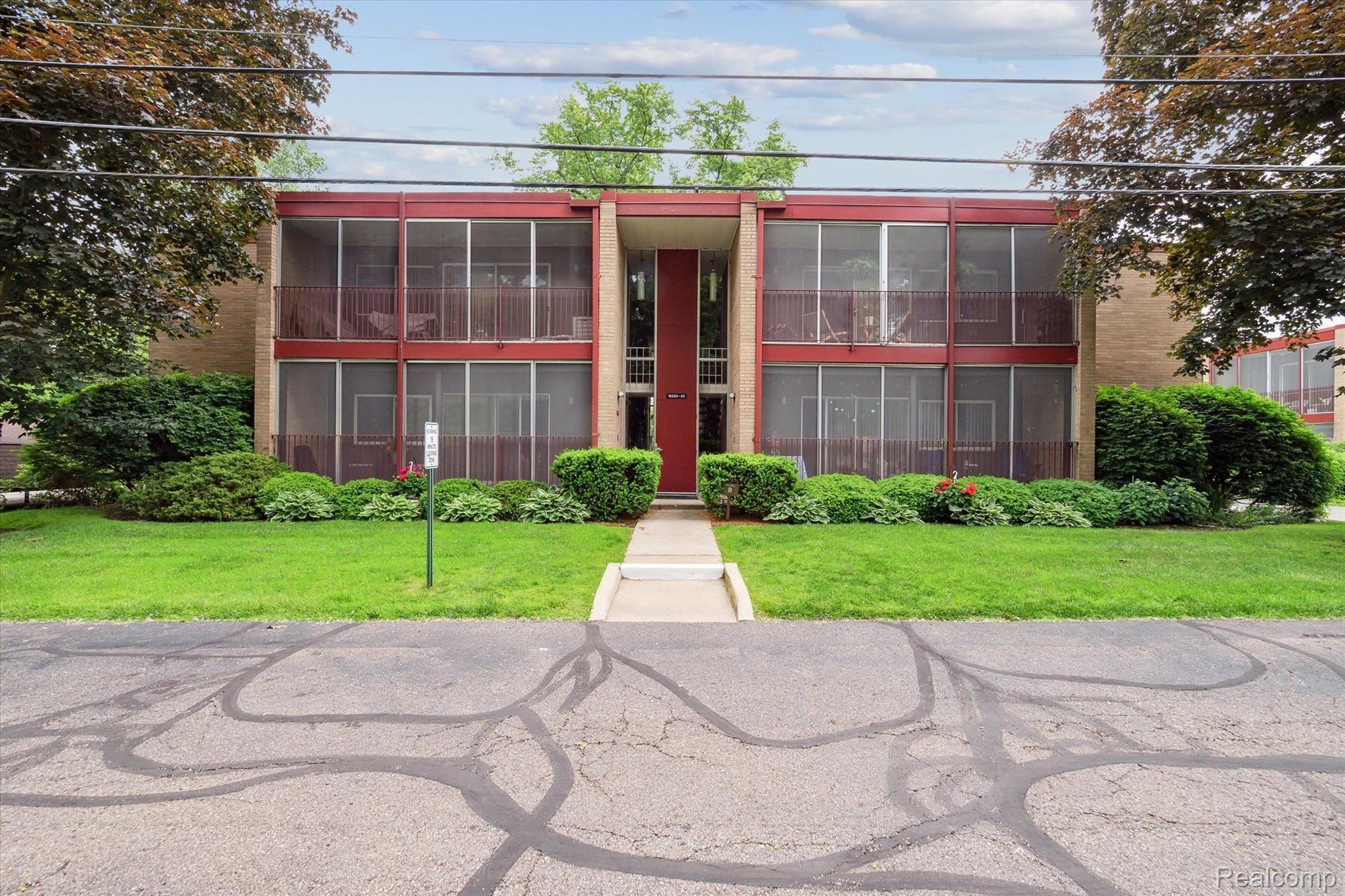 16573 Middlebelt Road Livonia, MI 48154 - Photo 1 of 23 Gallery Image 1