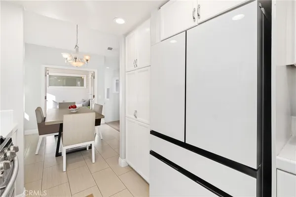 $9,000 | 608 Poinsettia Avenue, Unit B, Corona del Mar, CA 92625