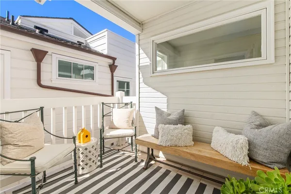 $9,000 | 608 Poinsettia Avenue, Unit B, Corona del Mar, CA 92625