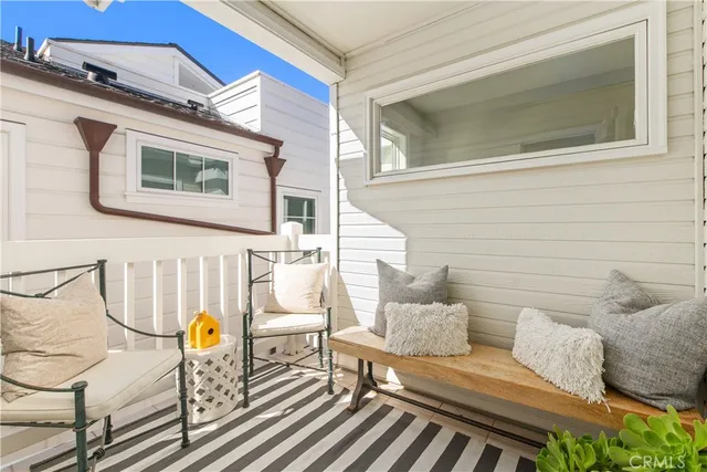 $9,000 | 608 Poinsettia Avenue, Unit B, Corona del Mar, CA 92625