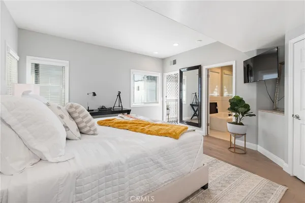 $9,000 | 608 Poinsettia Avenue, Unit B, Corona del Mar, CA 92625