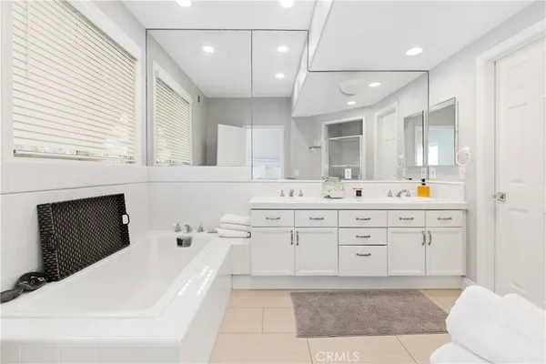 $9,000 | 608 Poinsettia Avenue, Unit B, Corona del Mar, CA 92625