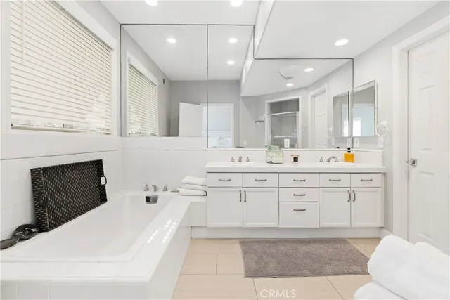 $9,000 | 608 Poinsettia Avenue, Unit B, Corona del Mar, CA 92625