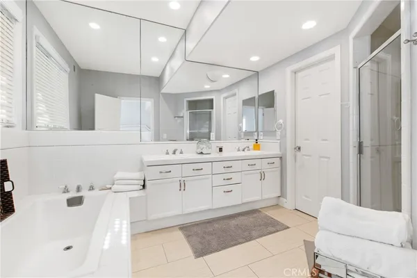 $9,000 | 608 Poinsettia Avenue, Unit B, Corona del Mar, CA 92625