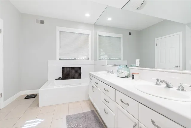 $9,000 | 608 Poinsettia Avenue, Unit B, Corona del Mar, CA 92625