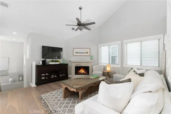 $9,000 | 608 Poinsettia Avenue, Unit B, Corona del Mar, CA 92625