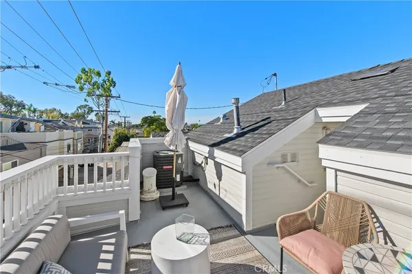 $9,000 | 608 Poinsettia Avenue, Unit B, Corona del Mar, CA 92625