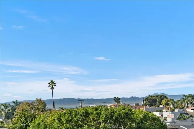 $9,000 | 608 Poinsettia Avenue, Unit B, Corona del Mar, CA 92625