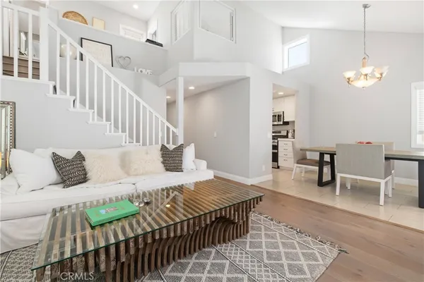 $9,000 | 608 Poinsettia Avenue, Unit B, Corona del Mar, CA 92625