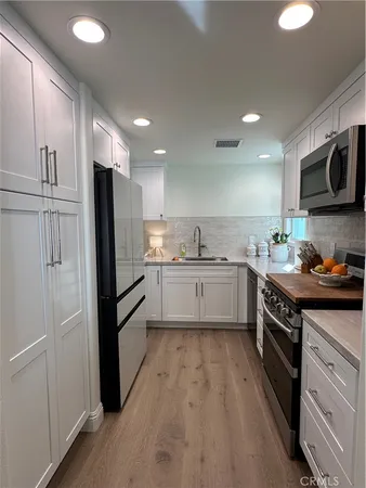 $9,000 | 608 Poinsettia Avenue, Unit B, Corona del Mar, CA 92625