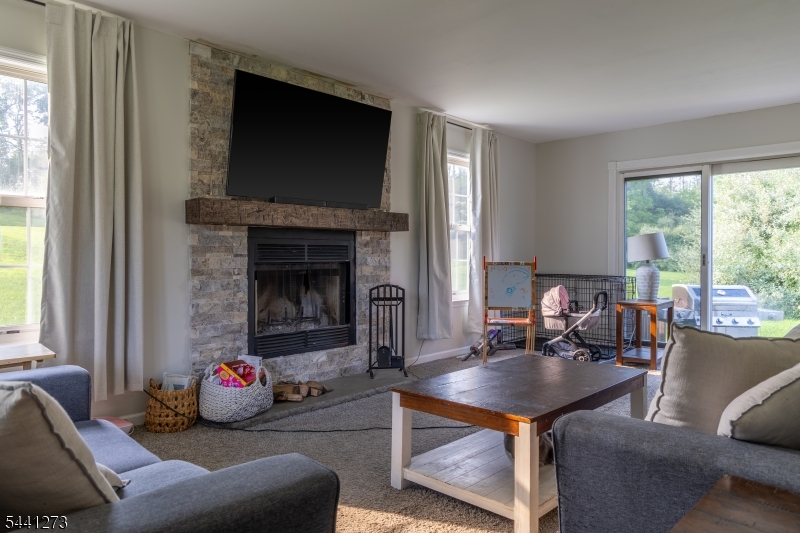 4 Foxchase Road Oxford, NJ 07863 - Photo 5 of 30 Gallery Image 5