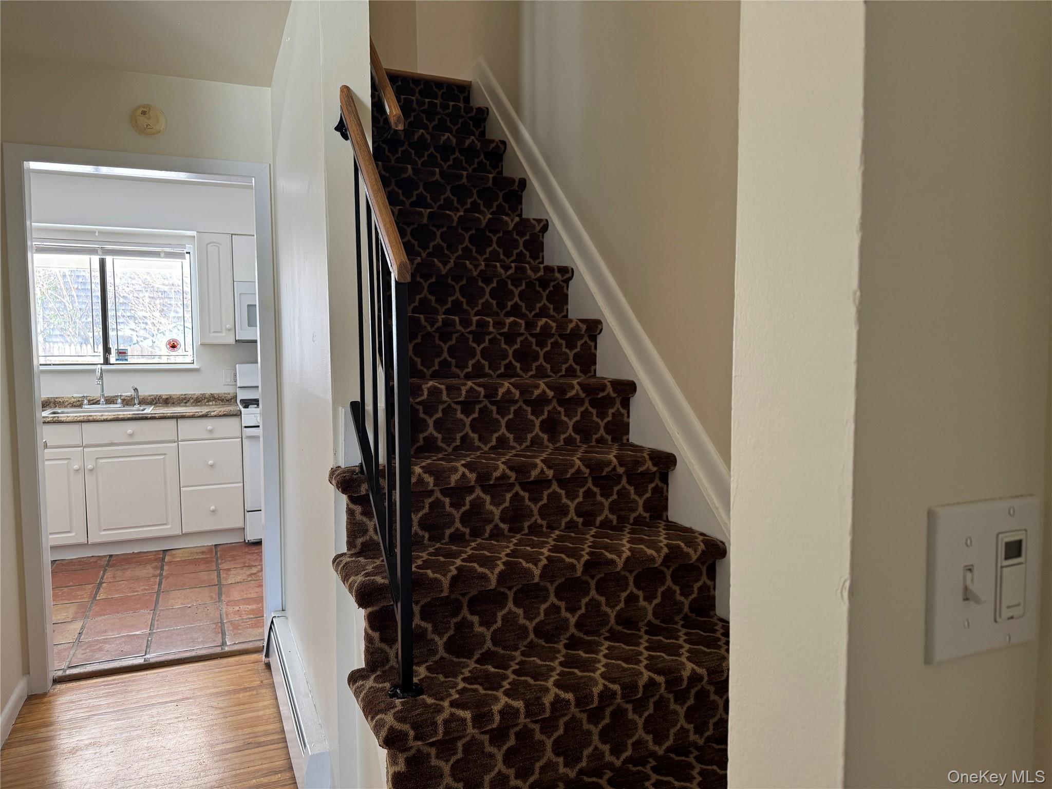 37 A South Norwood Road, Unit LEFT SIDE Port Washington, NY 11050 - Photo 2 of 20