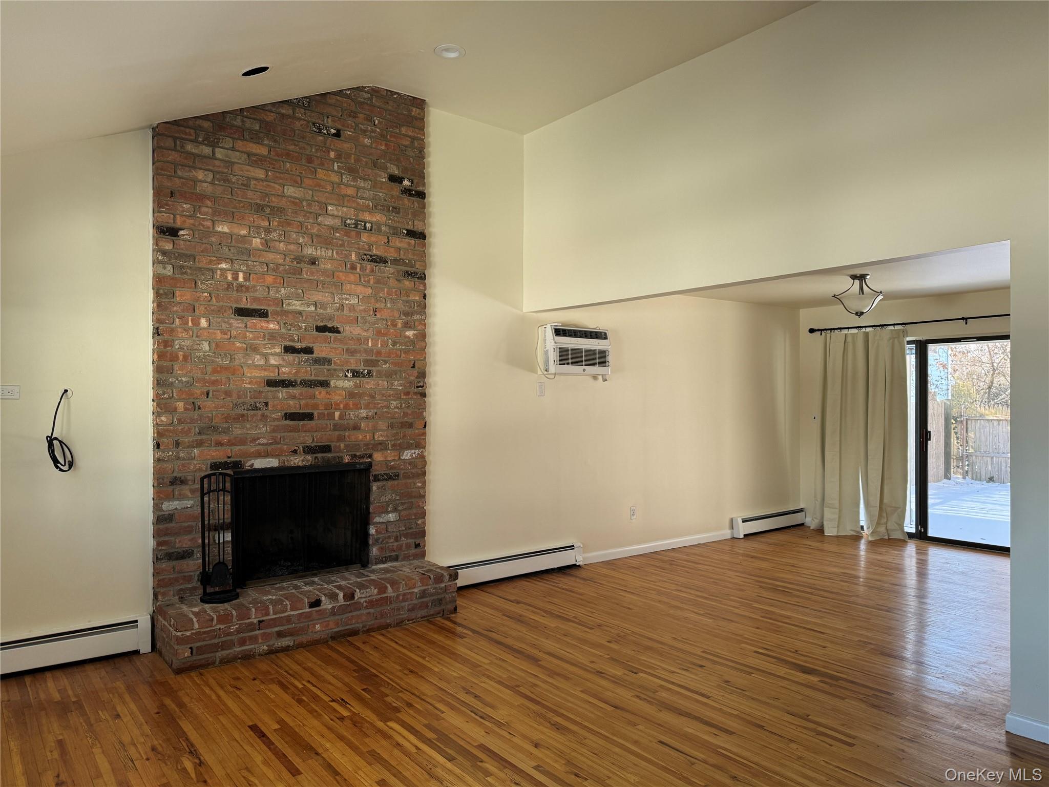 37 A South Norwood Road, Unit LEFT SIDE Port Washington, NY 11050 - Photo 4 of 20