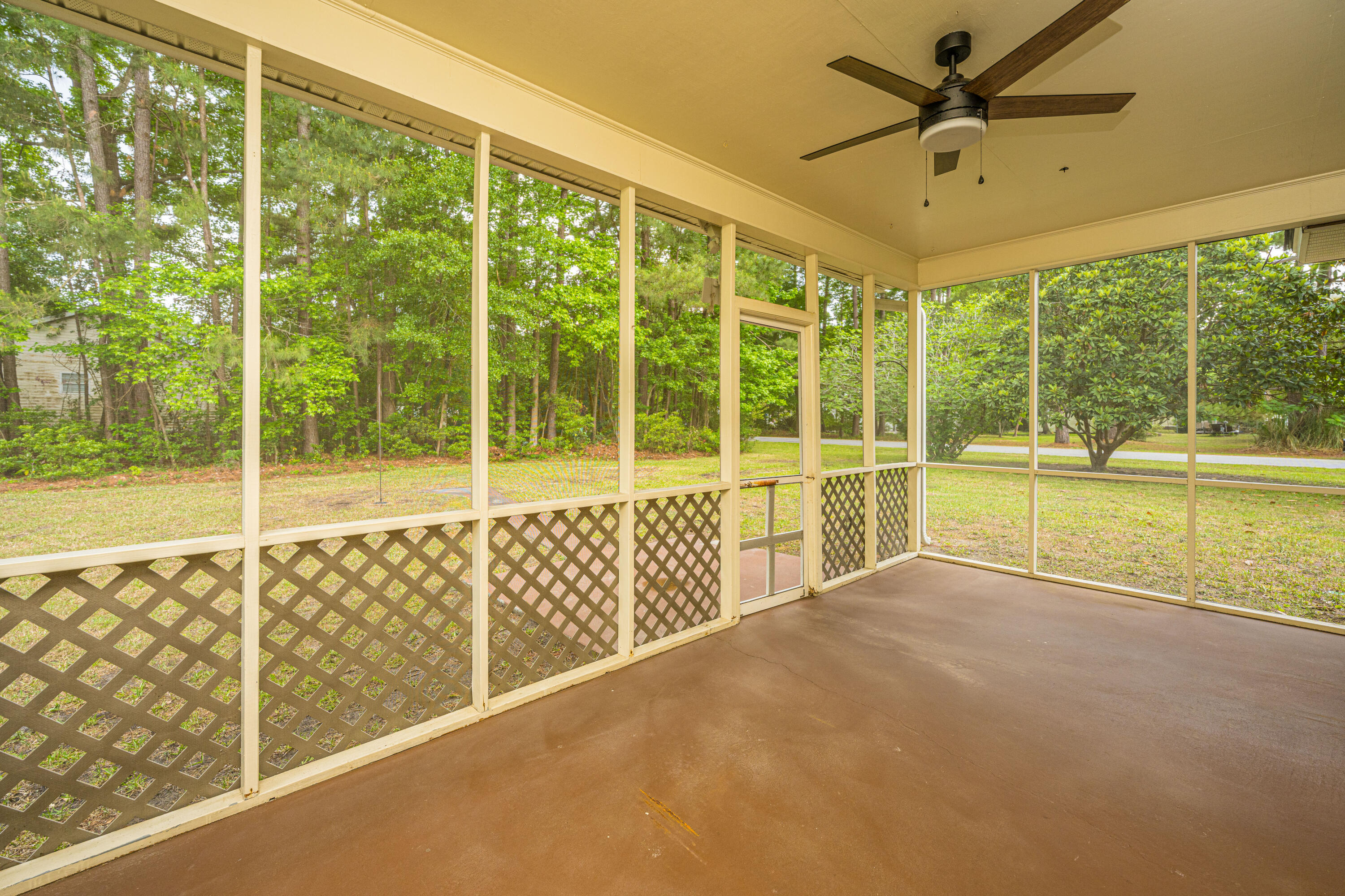 3337 Pinewood Drive Ladson, SC 29456 - Photo 31 of 38 3337PinewoodDr038