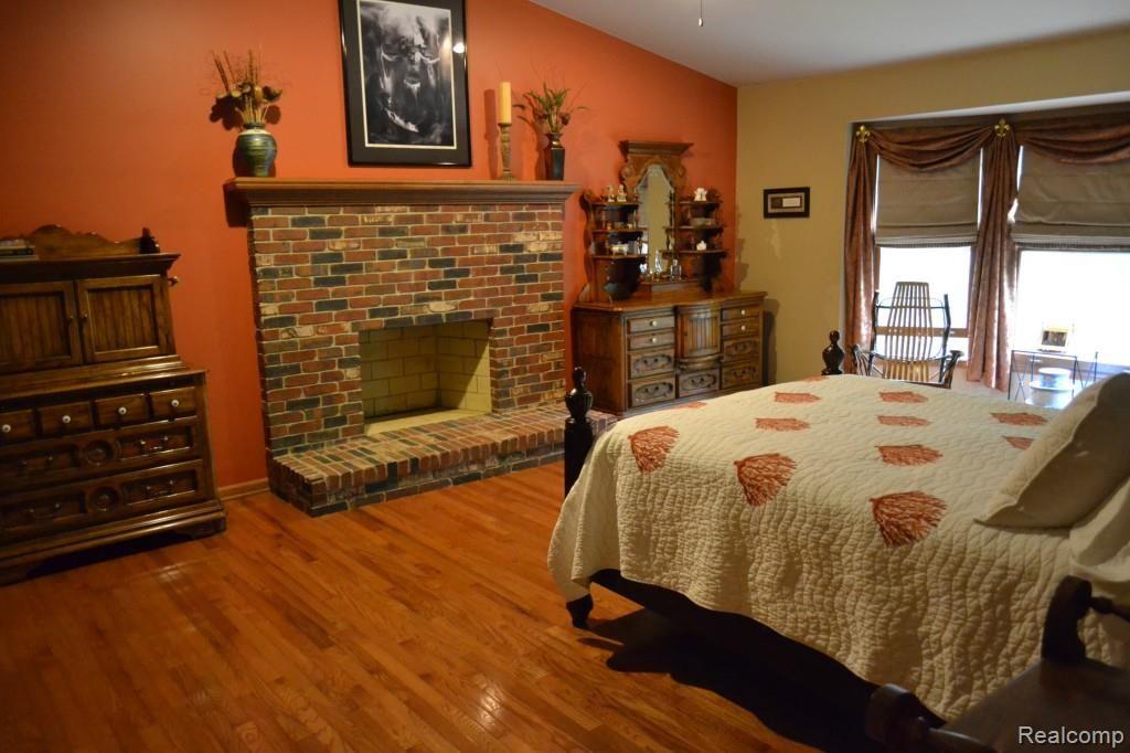 644 East Buell Road Rochester, MI 48306 - Photo 14 of 34 DSC_0343.jpg