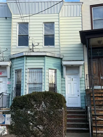 $1,950 | 42 Clerk Street, Unit 2, Jersey City, NJ 07305