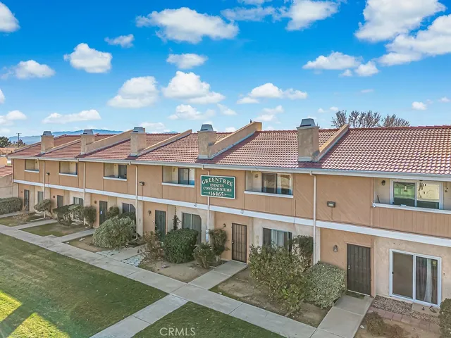 $300,000 | 16465 Green Tree Boulevard, Victorville, CA 92395