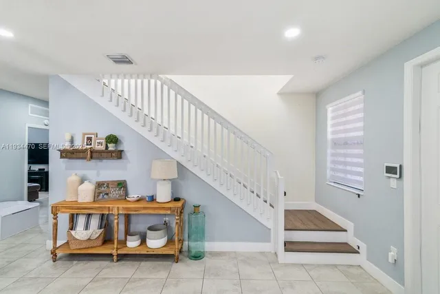 a view of entryway and hall