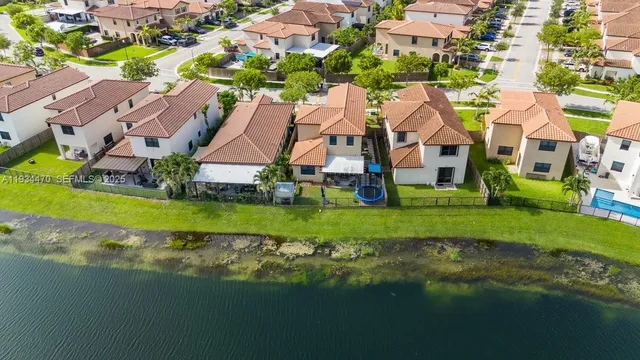 a view of a walk in closet