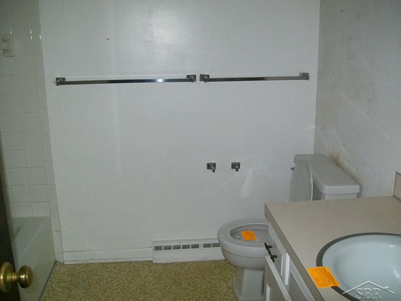 3246 Toth Road Saginaw, MI 48601 - Photo 6 of 11 31288519-5.JPG
