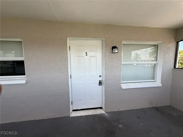 $1,250 | 11431 Char Ann Drive, Unit 5, Fort Myers, FL 33908