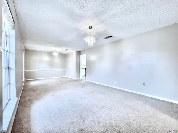 $1,800 | 4738 Woodlyn Drive, Baton Rouge, LA 70816