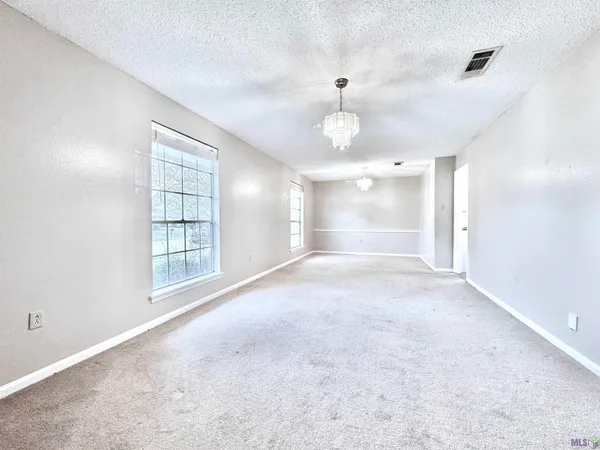 $1,800 | 4738 Woodlyn Drive, Baton Rouge, LA 70816