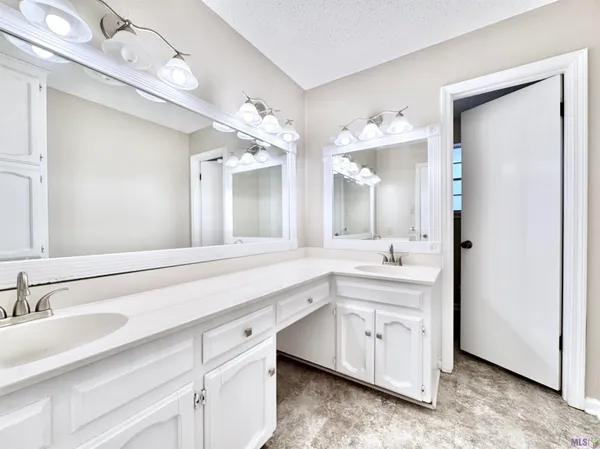 $1,800 | 4738 Woodlyn Drive, Baton Rouge, LA 70816