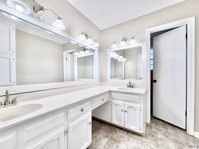 $1,950 | 4738 Woodlyn Drive, Baton Rouge, LA 70816