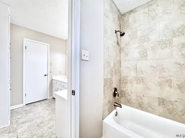 $1,950 | 4738 Woodlyn Drive, Baton Rouge, LA 70816