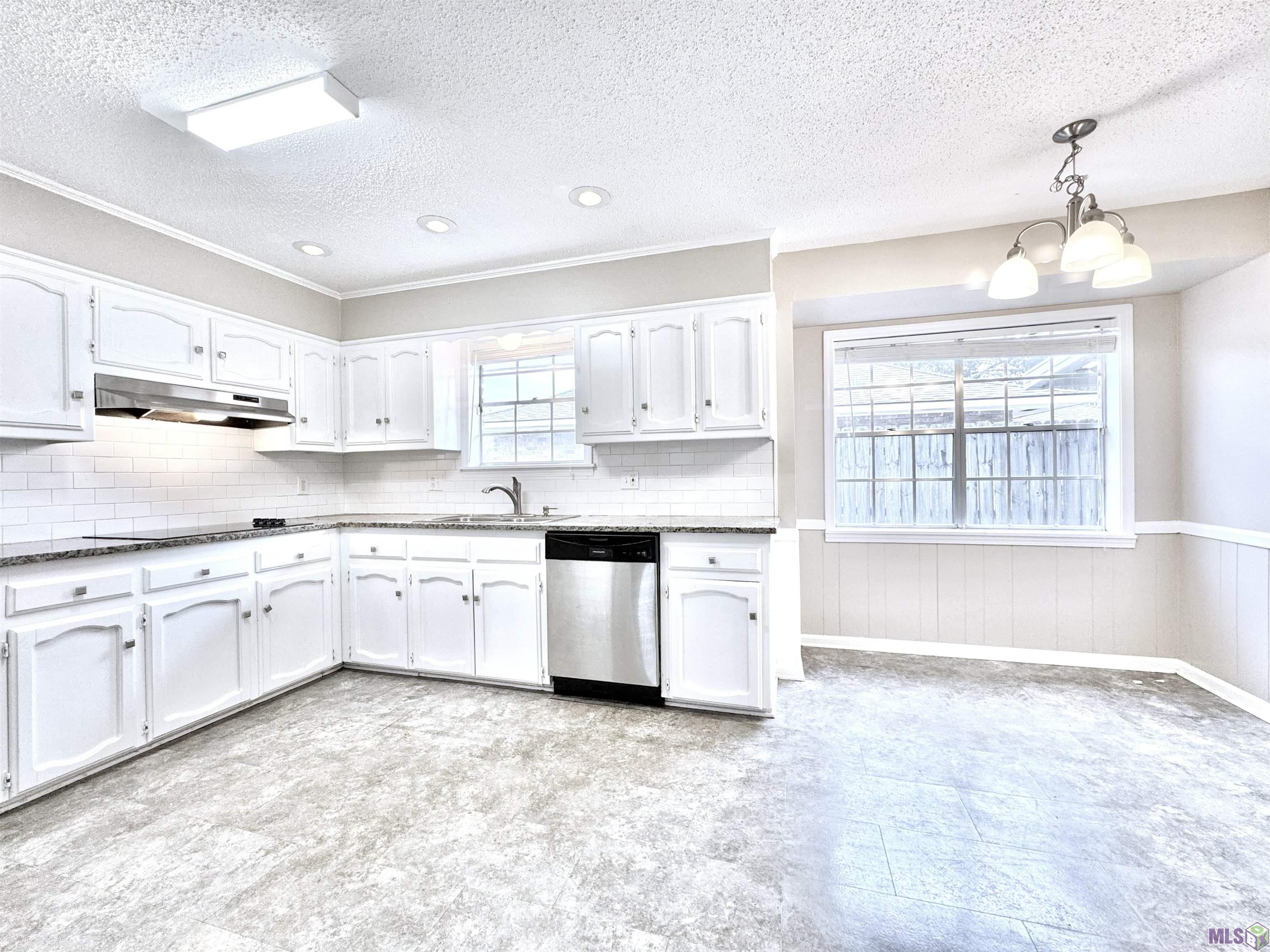 4738 Woodlyn Drive Baton Rouge, LA 70816 - Photo 8 of 34