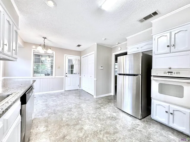 $1,950 | 4738 Woodlyn Drive, Baton Rouge, LA 70816