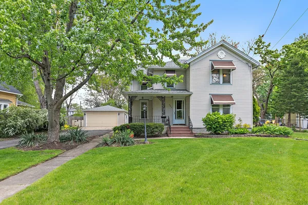 $325,000 | 922 Douglas Avenue, Aurora, IL 60505