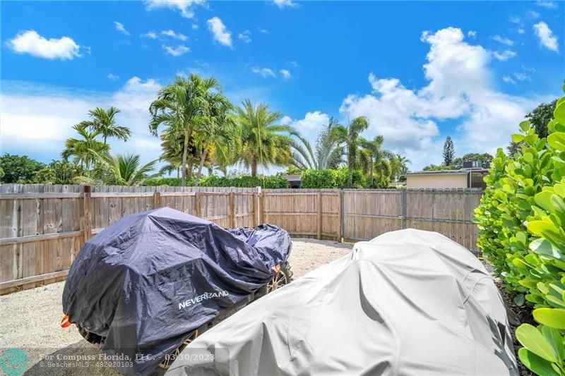 5206 Cleveland Street Hollywood, FL 33021 - Photo 25 of 49 a view of balcony with furniture