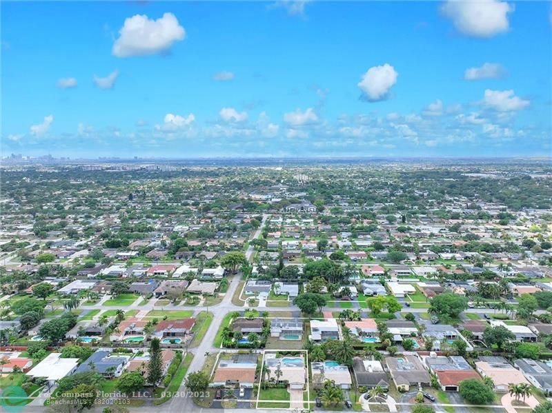 5206 Cleveland Street Hollywood, FL 33021 - Photo 36 of 49 a view of a city