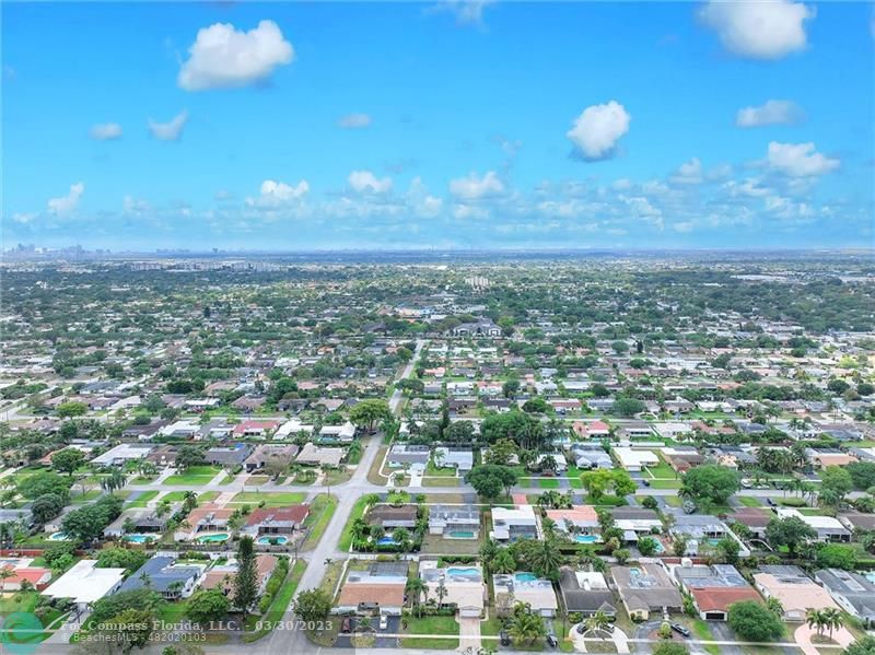 5206 Cleveland Street Hollywood, FL 33021 - Photo 44 of 49 a view of a city